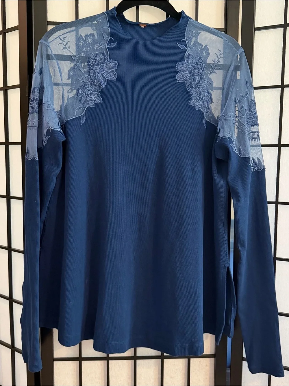Free People Daniela Women’s Navy Lace-Accent Long Sleeve Top S/M